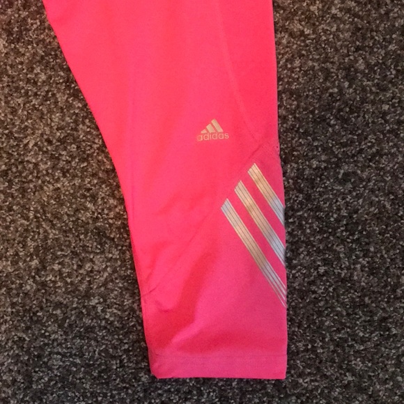 💕ADIDAS Workout Crops - Picture 2 of 4